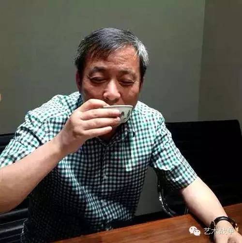 劉益謙為何熱衷于萬(wàn)兩黃金買(mǎi)死馬尸骨